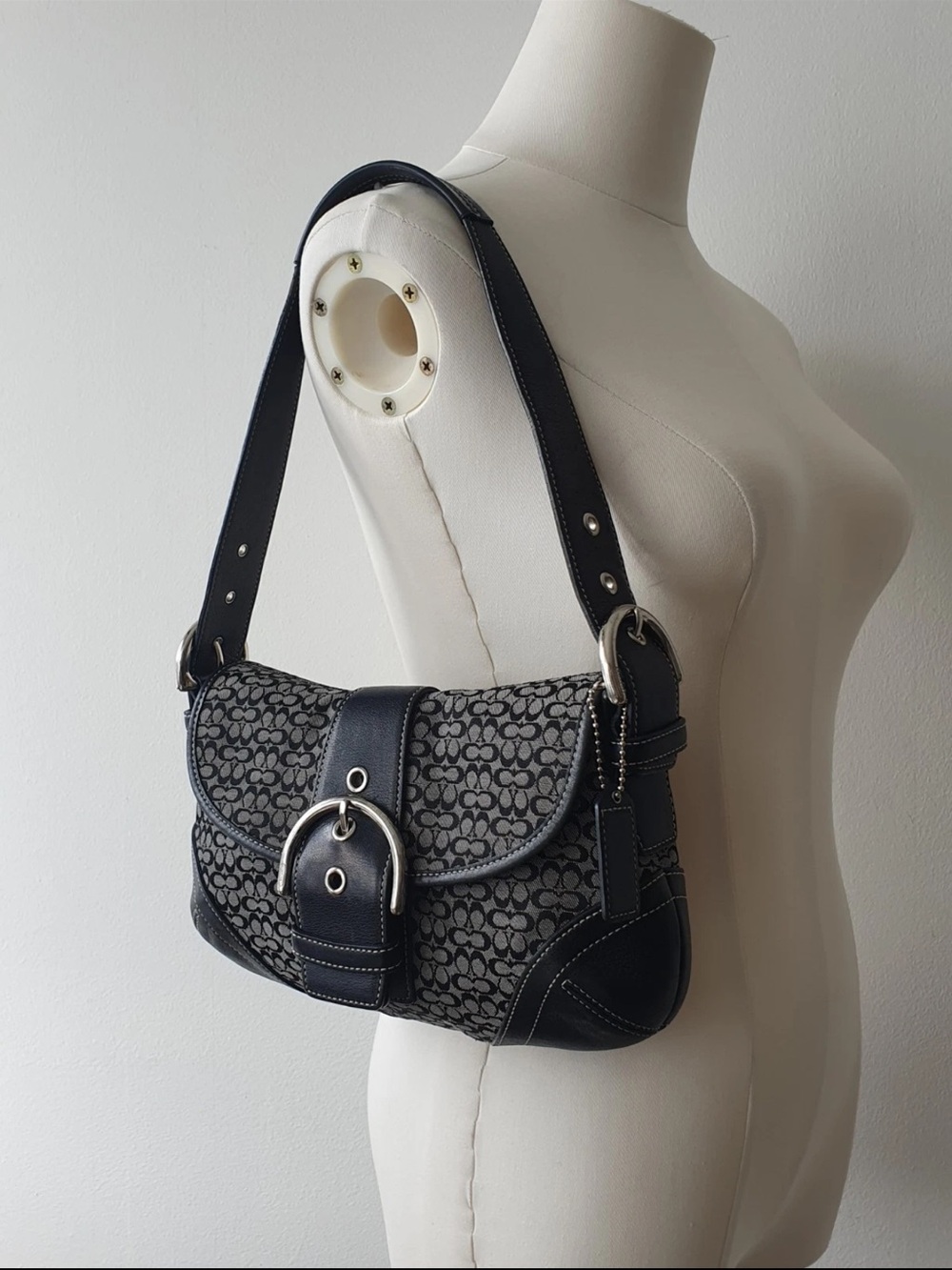 Coach Vintage Soho Black Leather & Signature C Canvas Shoulder Bag F10926 Y2K
